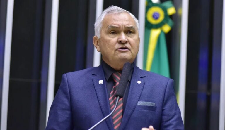 Deputado do PL é condenado a pagar R$ 2 milhões por ‘incentivar atos antidemocráticos’