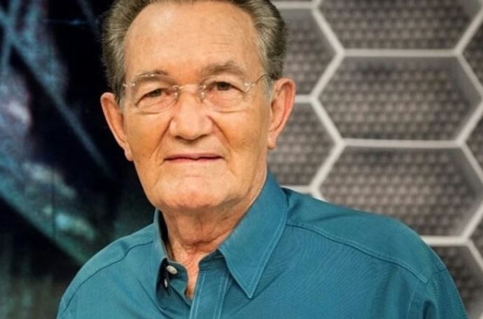 Léo Batista, ícone do jornalismo brasileiro, morre aos 92 anos