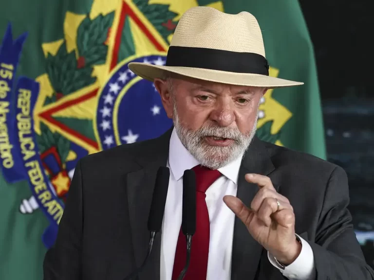 Lula diz que ‘extrema direita’ não volta, enquanto ele for ‘bonitão’
