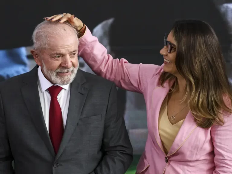 Janja elogia Lula após conversa com Trump: “Muito orgulhosa dele”