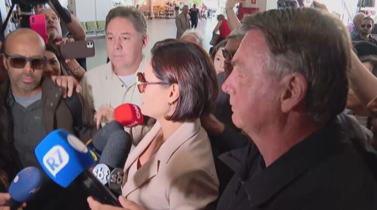 Michelle fez apelo à oficial de Justiça que intimou Bolsonaro
