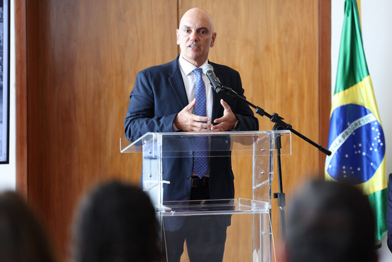 Moraes aguarda desde setembro posicionamento da PF sobre investigação de Elon Musk