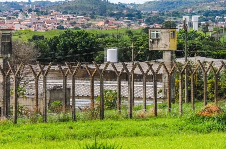 Preso de alta periculosidade foge da Papuda após serrar grades da cela