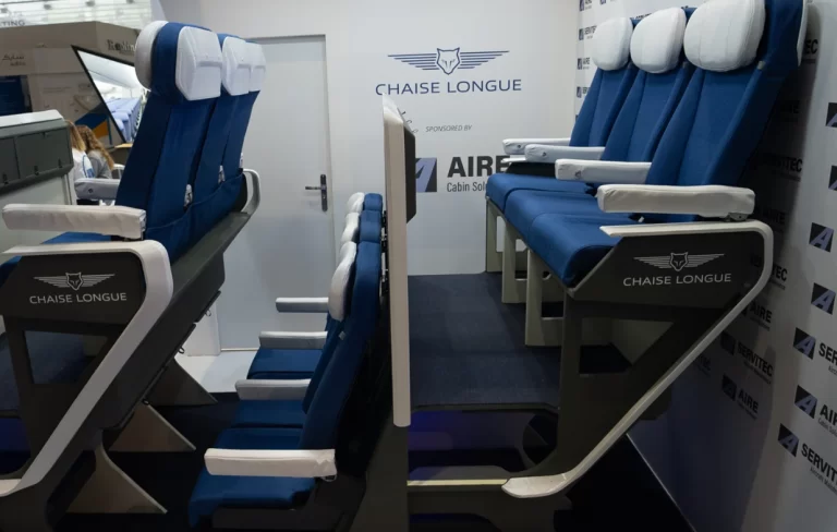 Empresa apresenta assento que pode revolucionar forma de viajar de avião