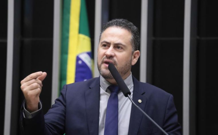 Deputado do PT quer mudar forma da cobrança de multas de trânsito