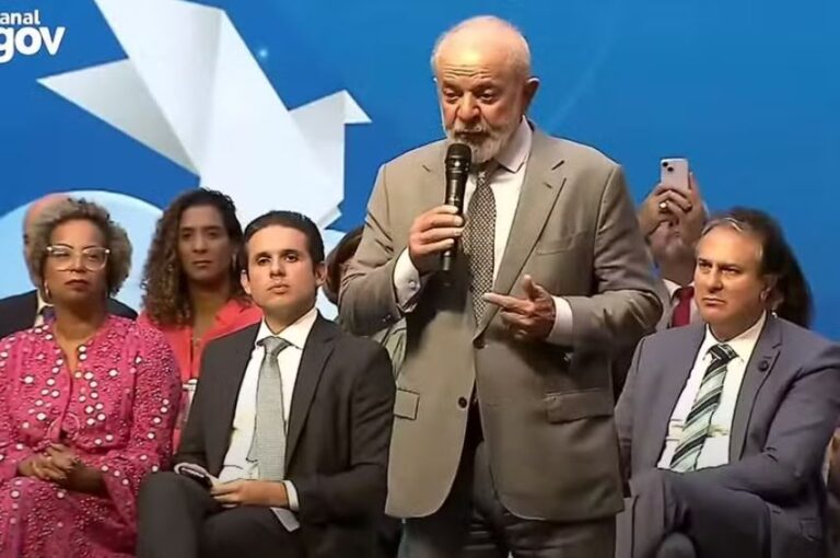 Governo Lula vai rever cargos de deputados que são a favor da anistia