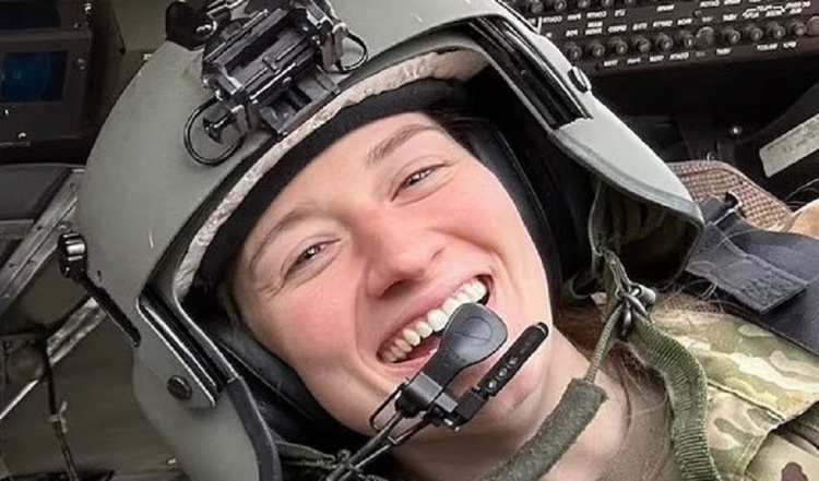 EUA revela identidade de pilota de helicóptero que se chocou com avião