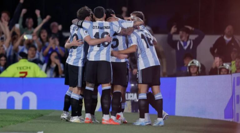 Torcida e jogadores da Argentina debocham do Brasil: “1 minuto de silêncio, porque está morto’