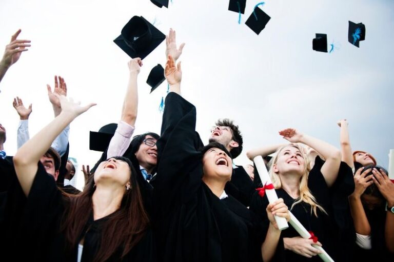Salário de pós-graduado é quase o dobro de quem tem faculdade