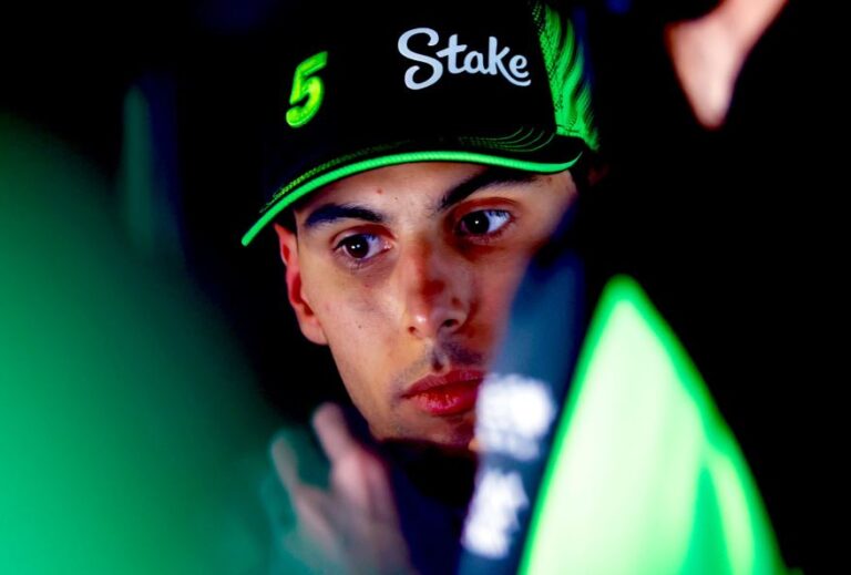 F1 de volta: veja posição do brasileiro Gabriel Bortoleto nos primeiros treinos livres