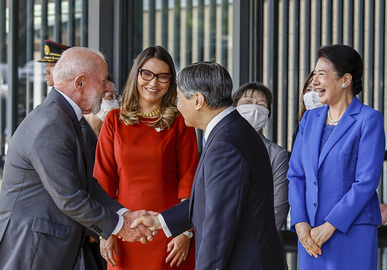 Janja justifica viagem antecipada ao Japão: “economizar passagem aérea”