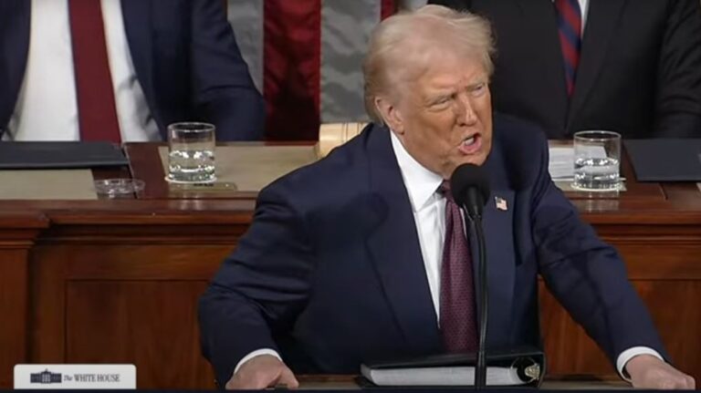 Trump anuncia primeiro acordo comercial pós-tarifas com Reino Unido