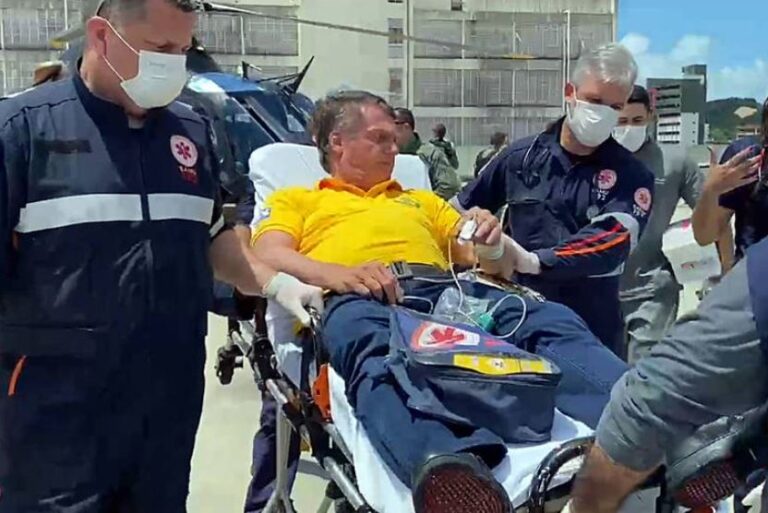 Médicos atualizam estado de saúde de Bolsonaro
