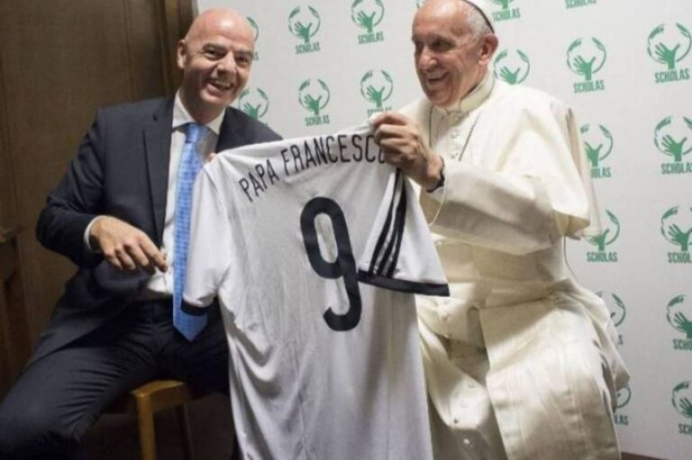 Fifa anuncia jogo beneficente por desejo do Papa Francisco
