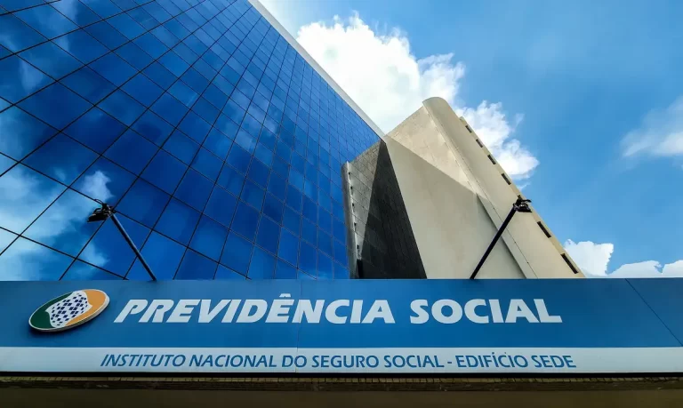 ‘PF descobre deputados e senadores envolvidos no roubo no INSS’, diz colunista