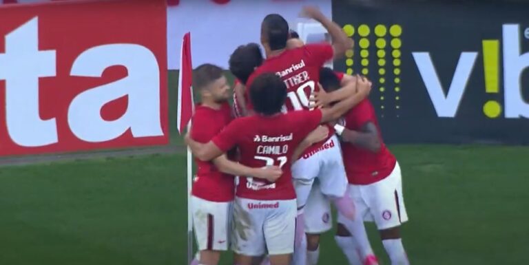 Ex-atacante da Seleção e do Inter anuncia aposentadoria aos 35 anos