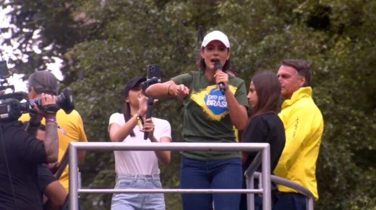 Michelle dispara contra Lula: ‘Mentiroso e irresponsável’