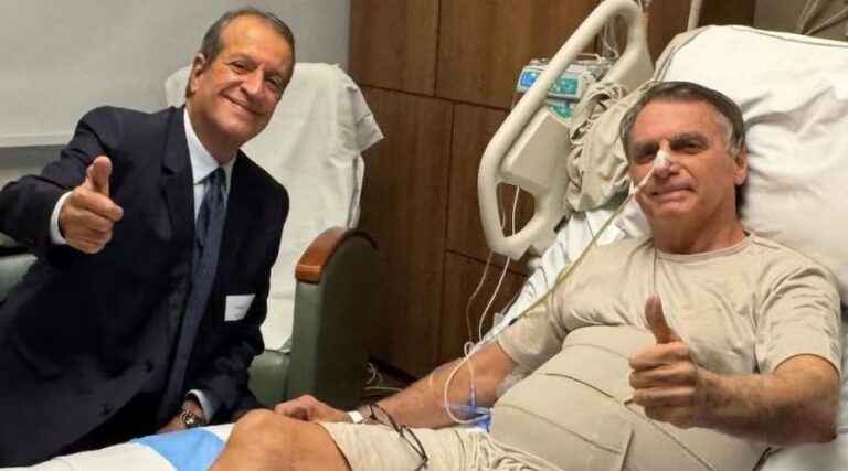 Valdemar Costa Neto visita Bolsonaro na UTI