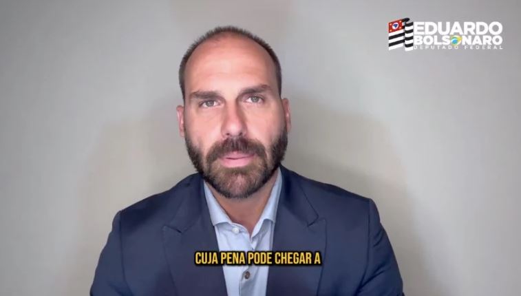 Eduardo Bolsonaro reage a investigação de Moraes no STF
