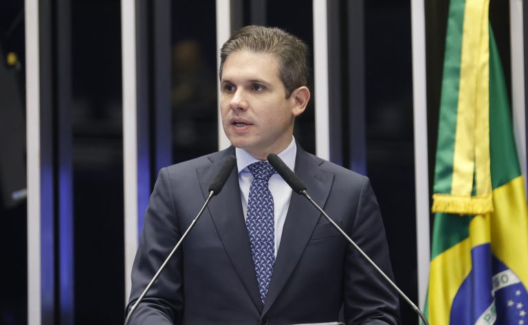 Hugo Motta dá dez dias para Governo Lula apresentar alternativa ao aumento do IOF