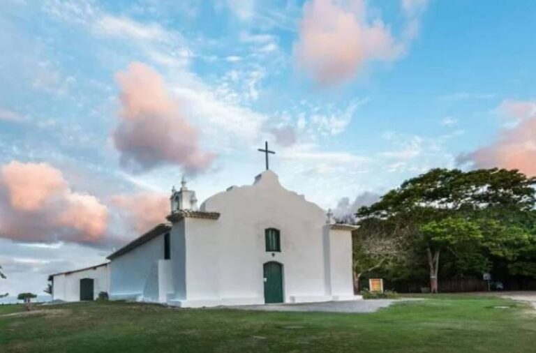 Igreja do século 17 é vandalizada em Trancoso (BA)