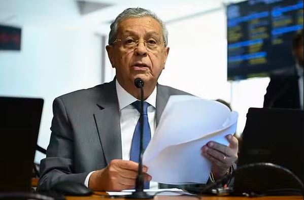 Senador revela ter sido vítima de descontos indevidos do INSS: “medidas serão tomadas”