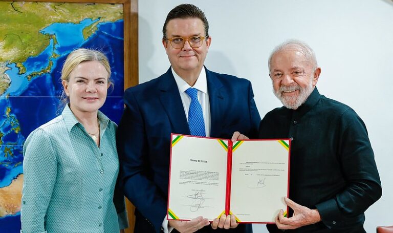 Lula escolhe ministro que presenciou alerta sobre esquema de descontos no INSS