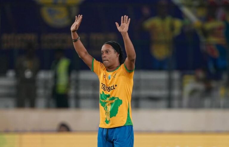 Advogado processa Ronaldinho Gaúcho por mau desempenho em jogo exibição