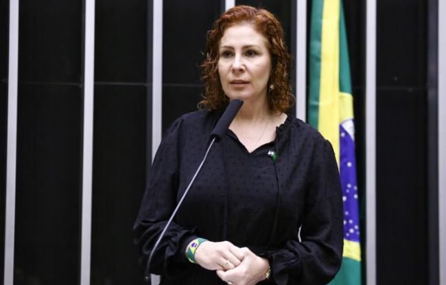 Zambelli apresentará defesa contra perda de mandato