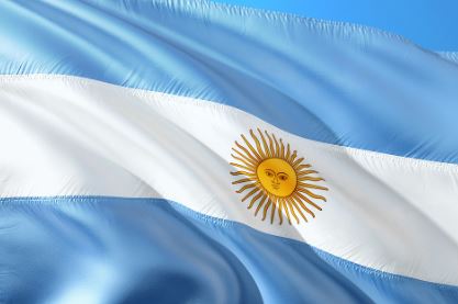 Argentina lança pacote de US$ 2 bi para cumprir meta com FMI