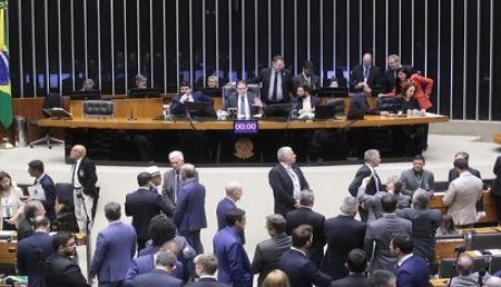 Em derrota para o governo, Câmara derruba aumento do IOF