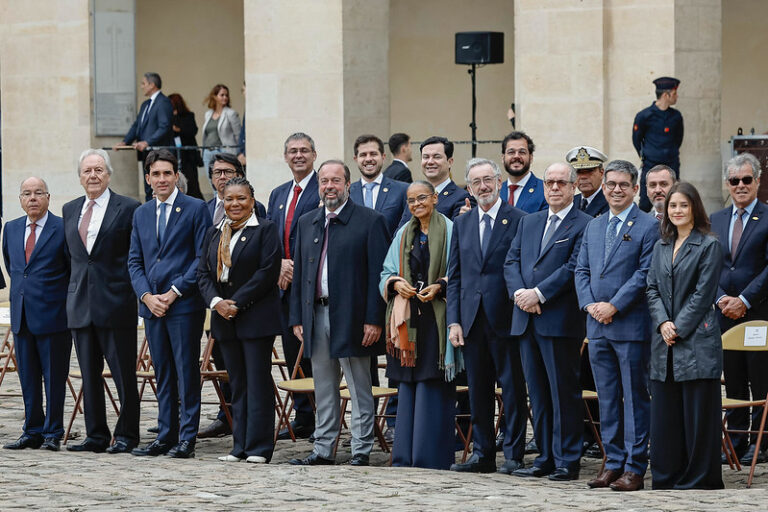 Veja quem integra a comitiva de Lula em viagem à França