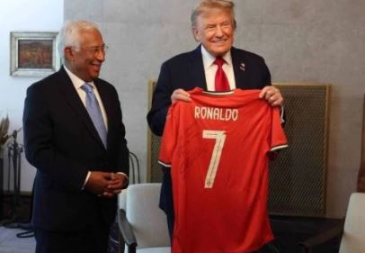 Cristiano Ronaldo envia camisa autografada a Donald Trump