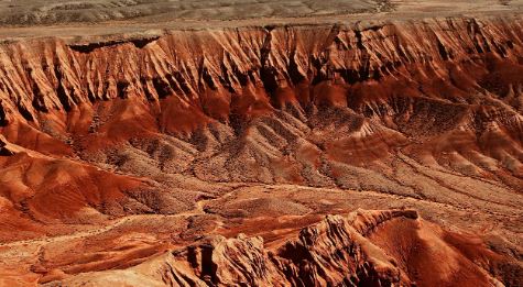Tirando água do deserto: cientistas apresentam dispositivo capaz de extrair líquido do ar seco