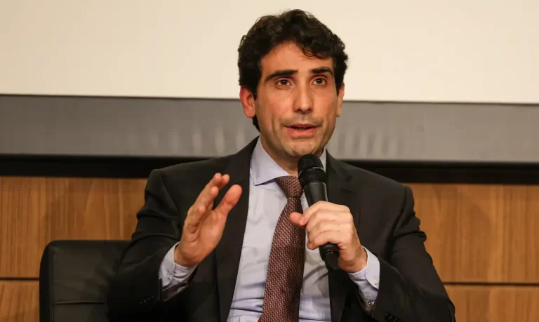 Galípolo: IOF não deveria ser usado para arrecadar