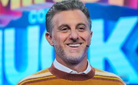 Saiba qual é o possível salário de Luciano Huck para apresentar o Domingão