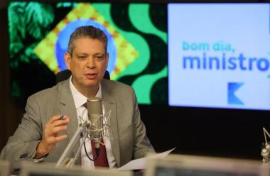 Ministro manda Zema ‘lavar a boca’ antes de falar mal de Lula