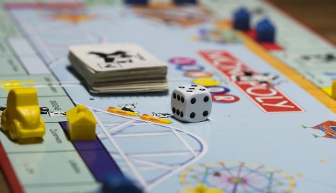 Fabricante do ‘Monopoly’ anuncia demissão após alta dos custos