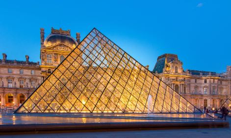 Museu do Louvre fecha por greve de funcionários