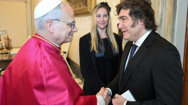 Papa Leão XIV recebe Javier Milei no Vaticano
