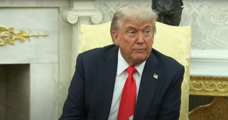 Trump enviará carta a 12 países com más notícias
