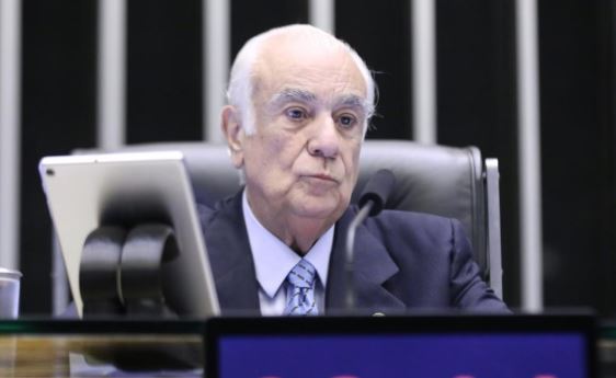 PL expulsa deputado que defendeu Moraes e criticou Trump