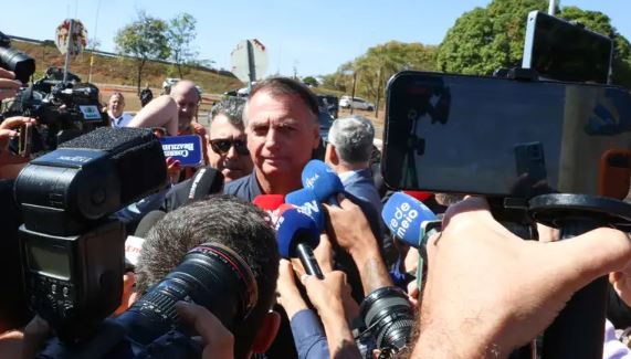 Bolsonaro se manifesta após tornozeleira eletrônica: ‘suprema humilhação’