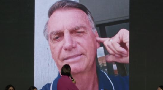 Jornalista da Folha acaba com narrativa de suposta relação de Bolsonaro com Vorcaro