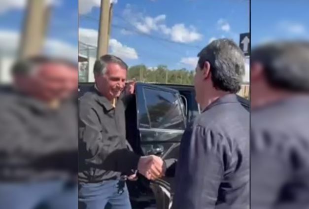 Bolsonaro e Tarcísio se encontram em churrascaria no DF