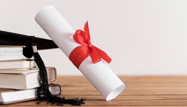 Tá sabendo? Diploma “de papel” do ensino superior não terá mais validade