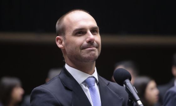 Eduardo Bolsonaro vai parar na Dívida Ativa por ‘faltas’