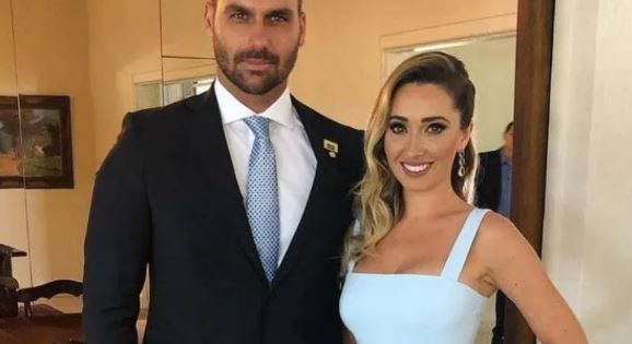 Esposa de Eduardo Bolsonaro sai em defesa do deputado após fala de Nikolas