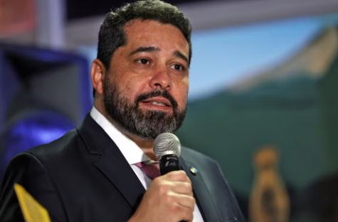 Presidente dos Correios pede demissão