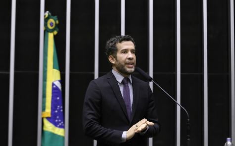Janones é suspenso do mandato por ofender Nikolas